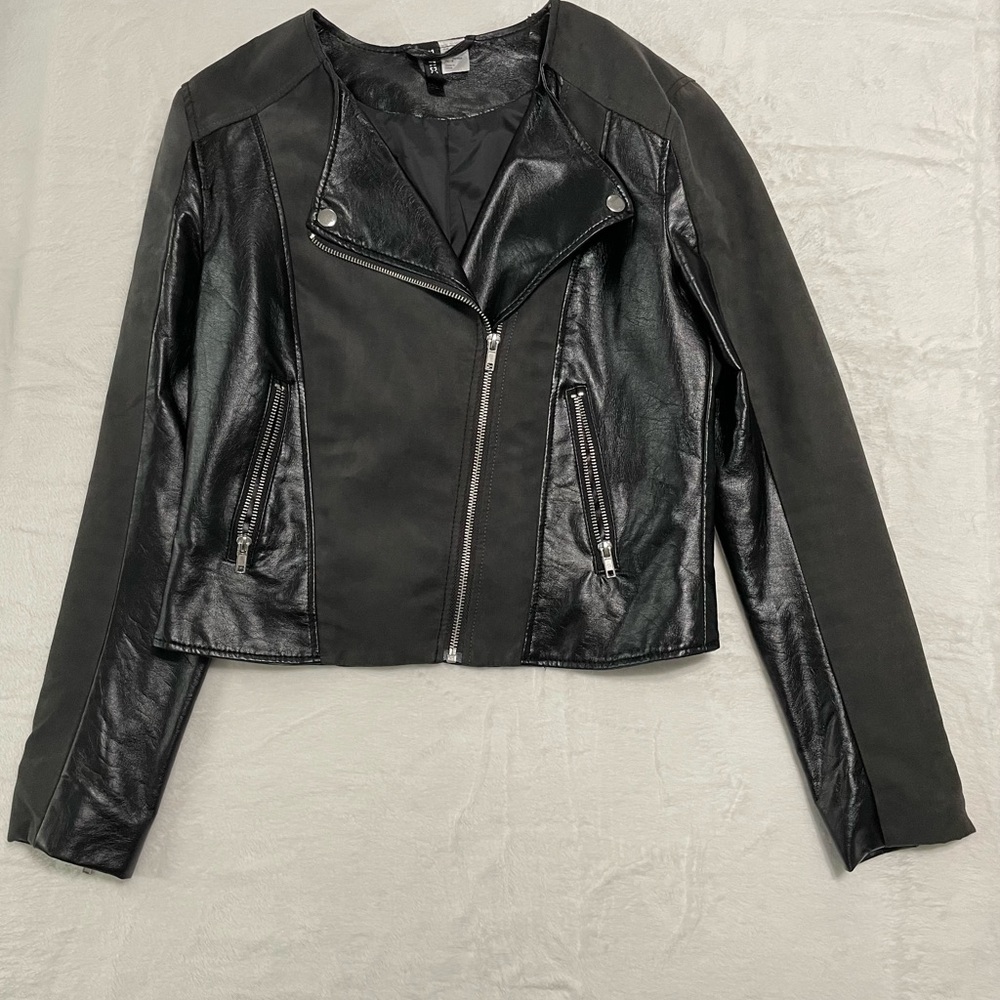 H&M Black Blazer with Classic Style